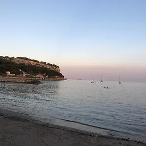 https://studio-de-la-plage-carry-le-rouet.fr-provencehotel.com